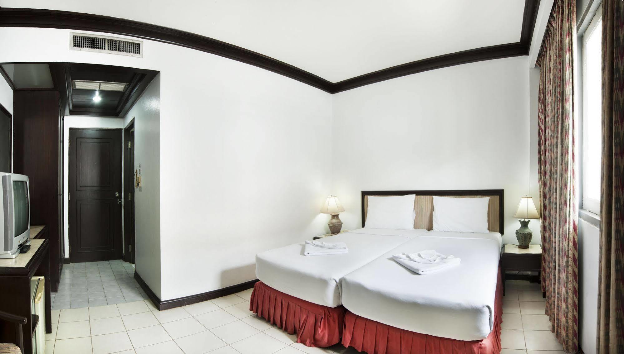 Rattana Mansion Hotel Phuket Exterior foto