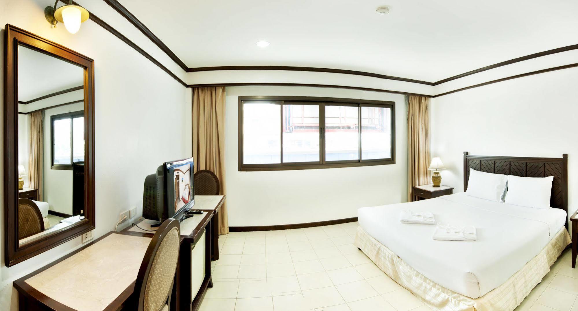 Rattana Mansion Hotel Phuket Exterior foto