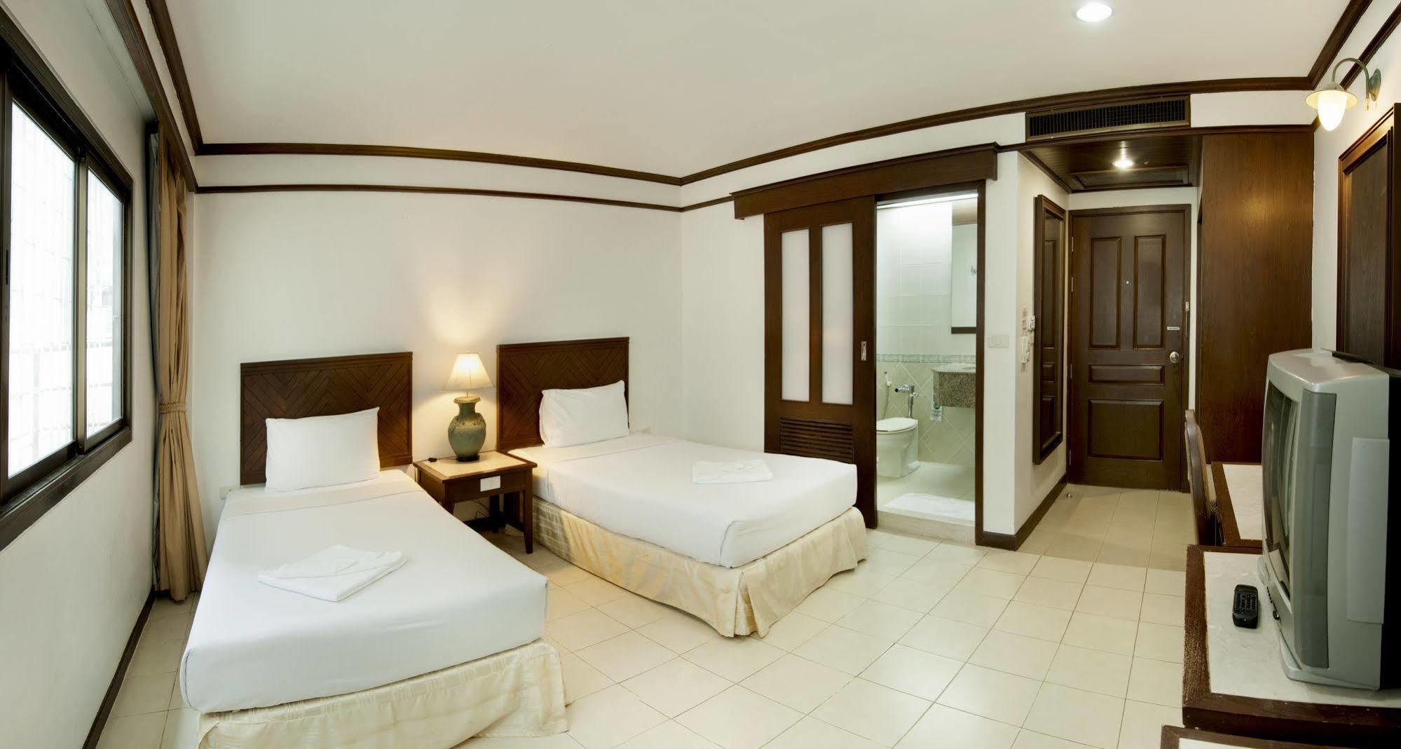 Rattana Mansion Hotel Phuket Exterior foto